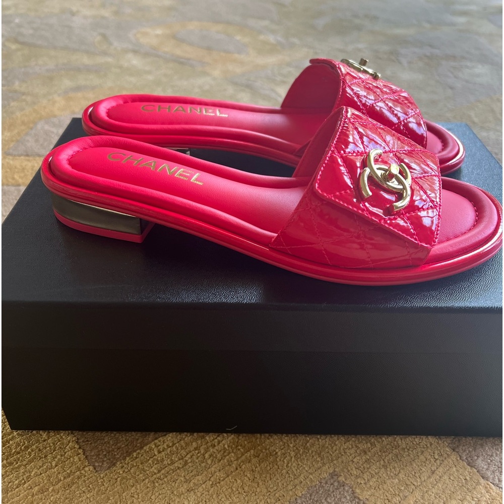Chanel pink sandals! Beautiful color , never worn !